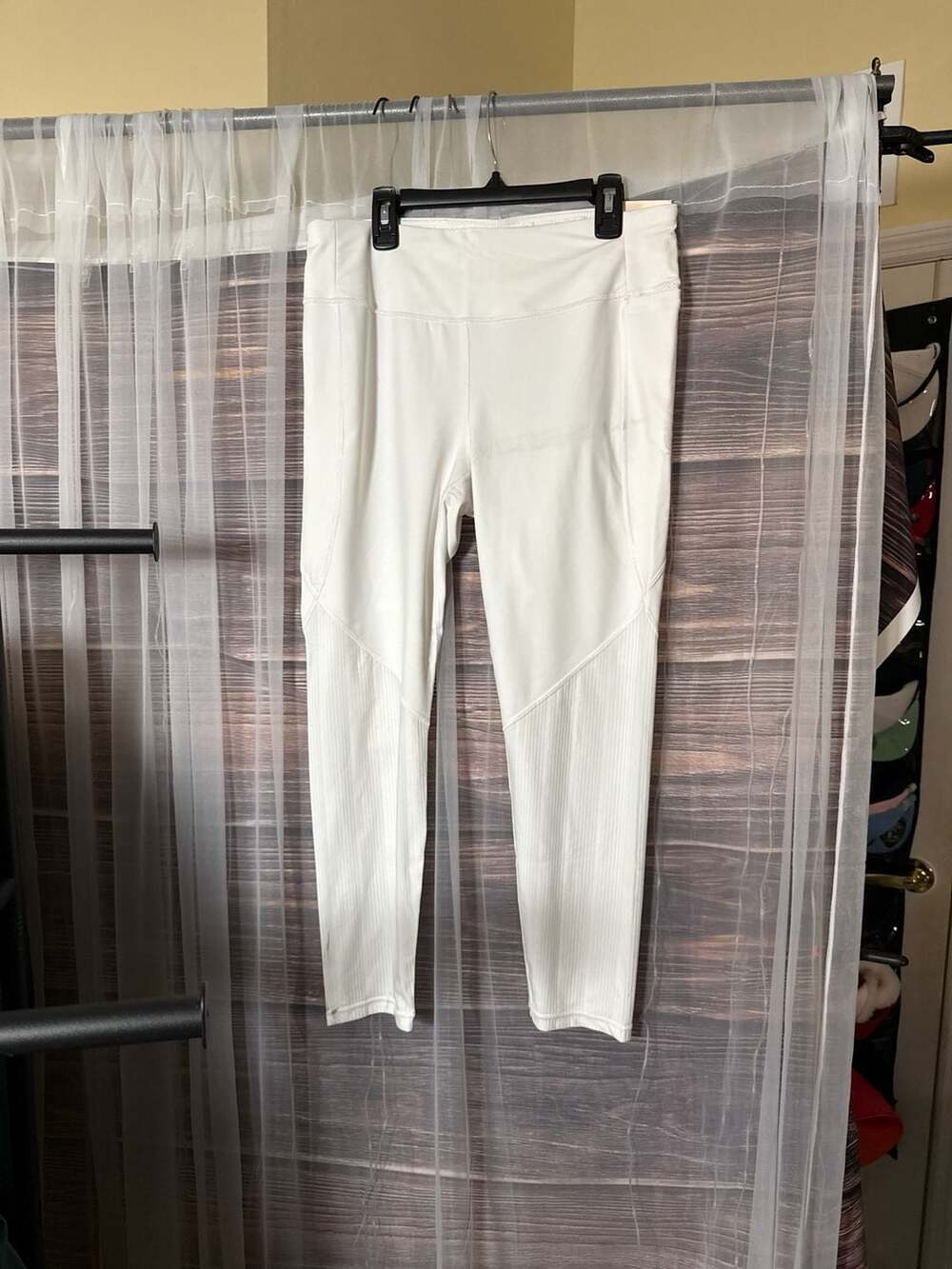 CALIA by Carrie Underwood Energize Collection White Mid Rise 7/8 Ankle Leggings
